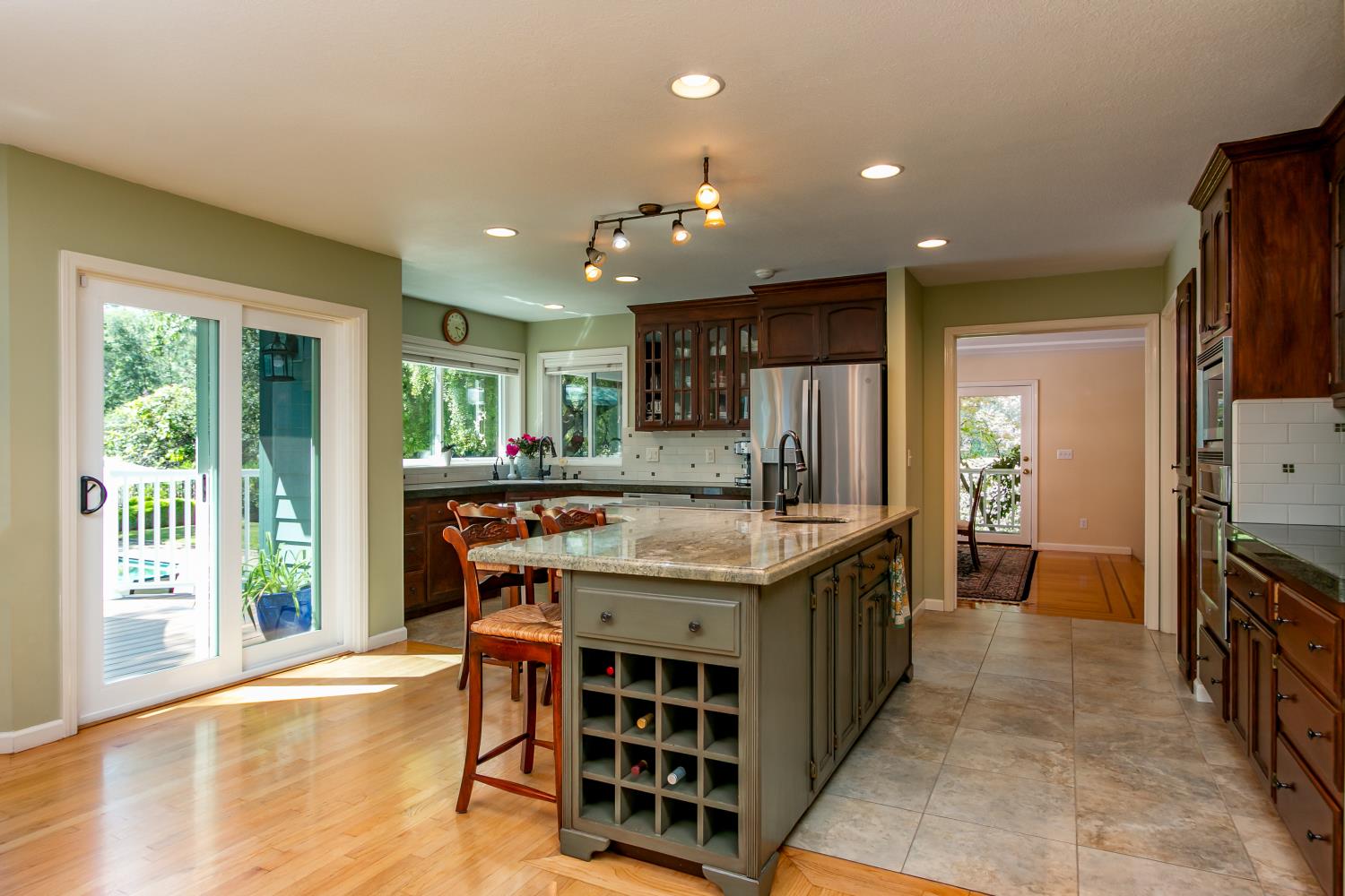3430 Grandview Circle