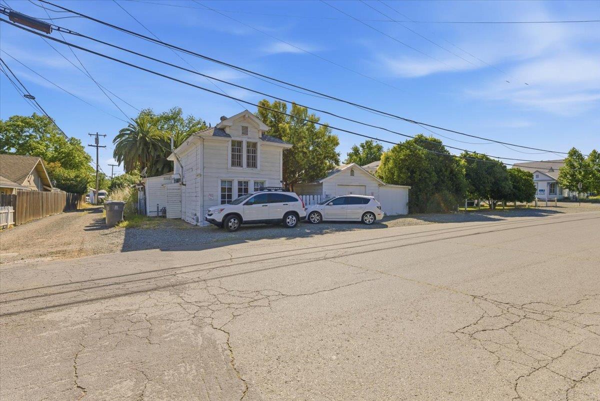 801 Mormon St