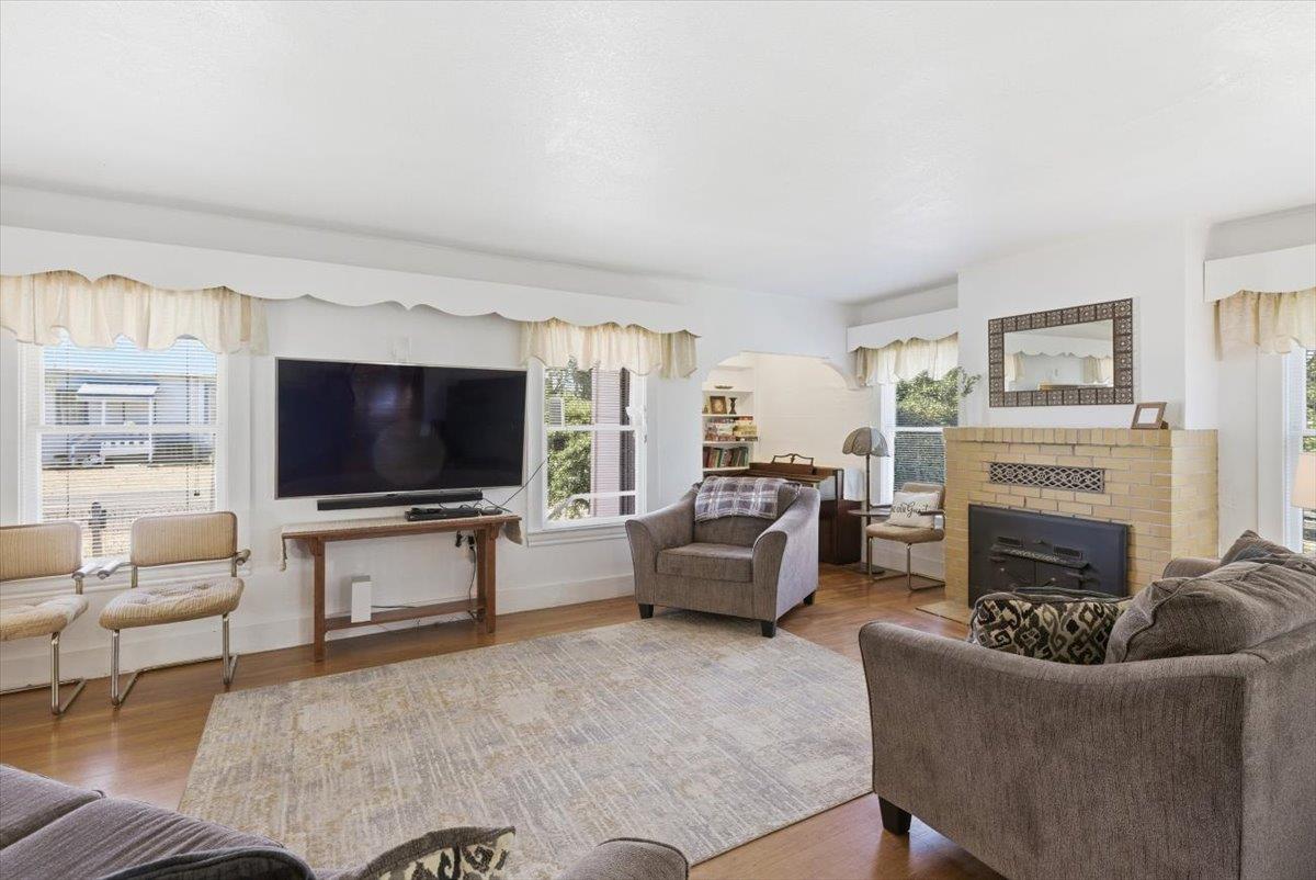 801 Mormon St