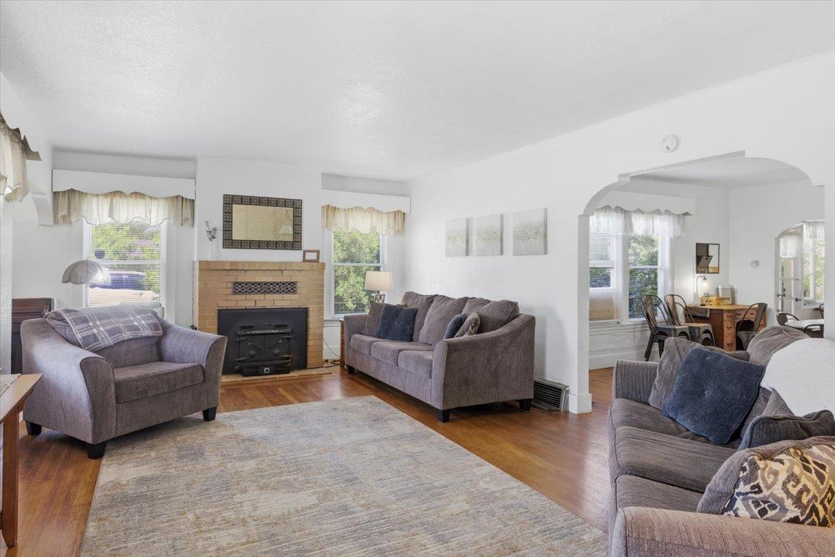 801 Mormon St