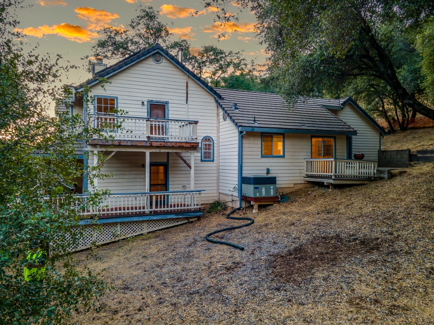 1487 Country Club Drive