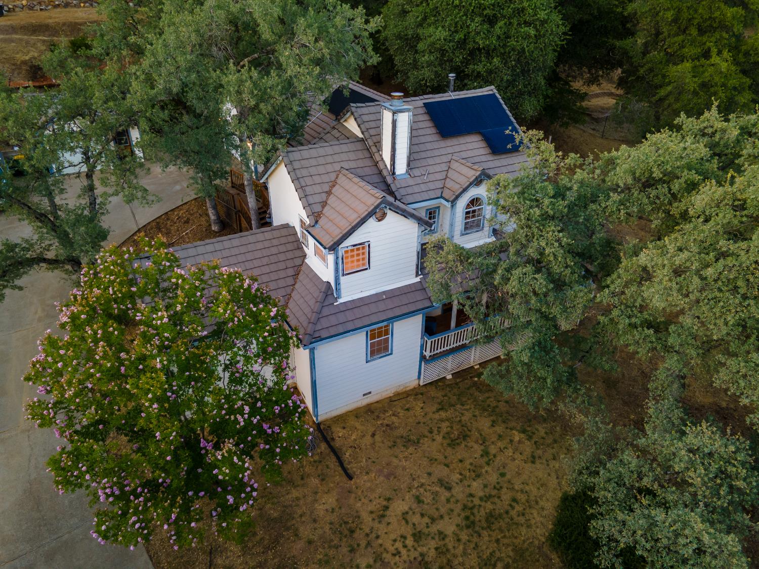 1487 Country Club Drive