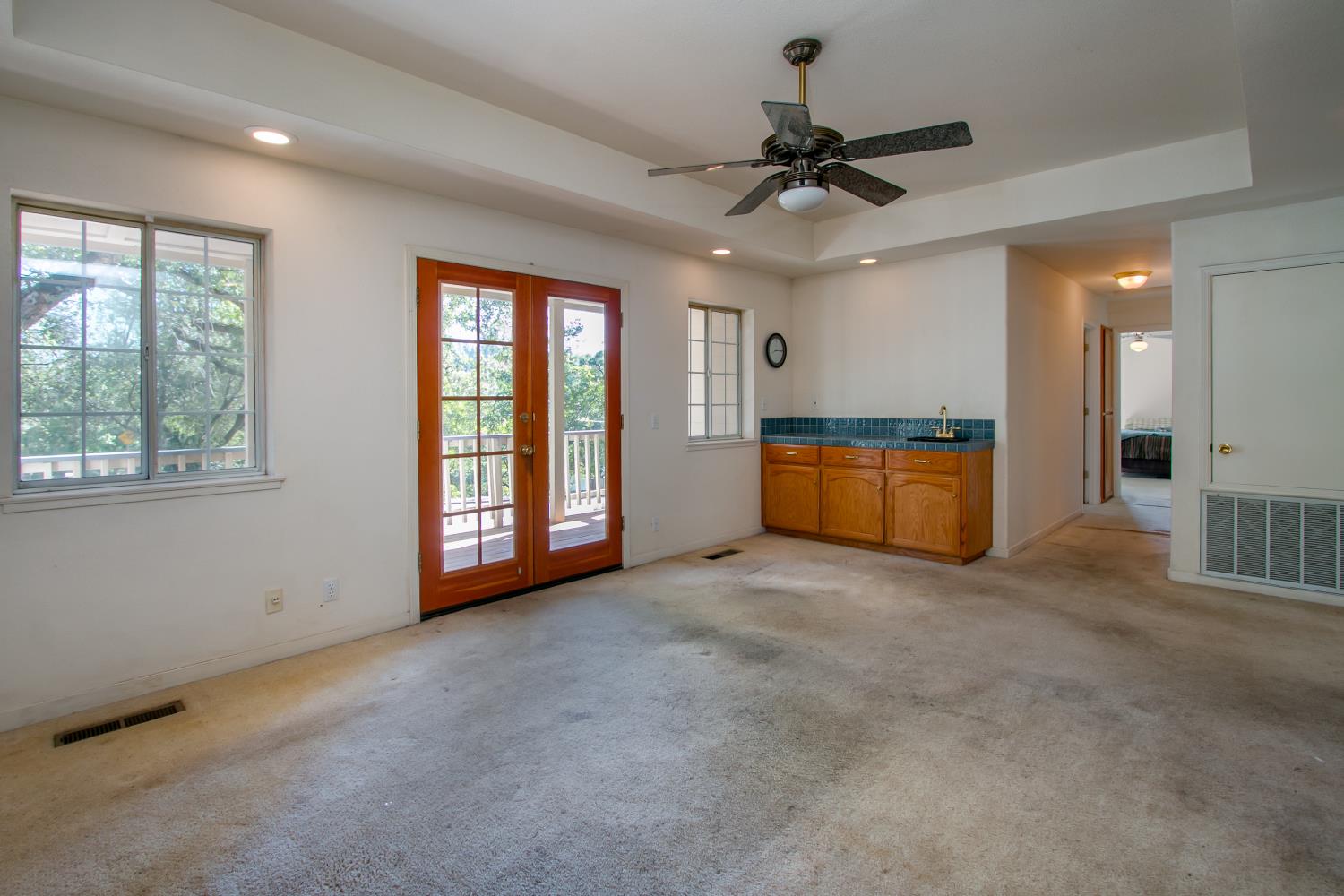 1487 Country Club Drive