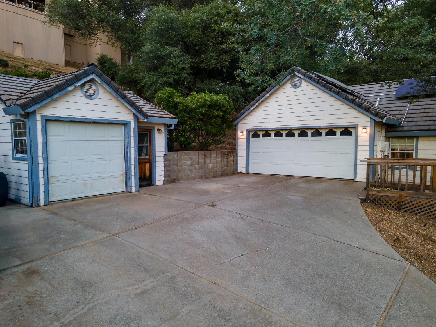 1487 Country Club Drive