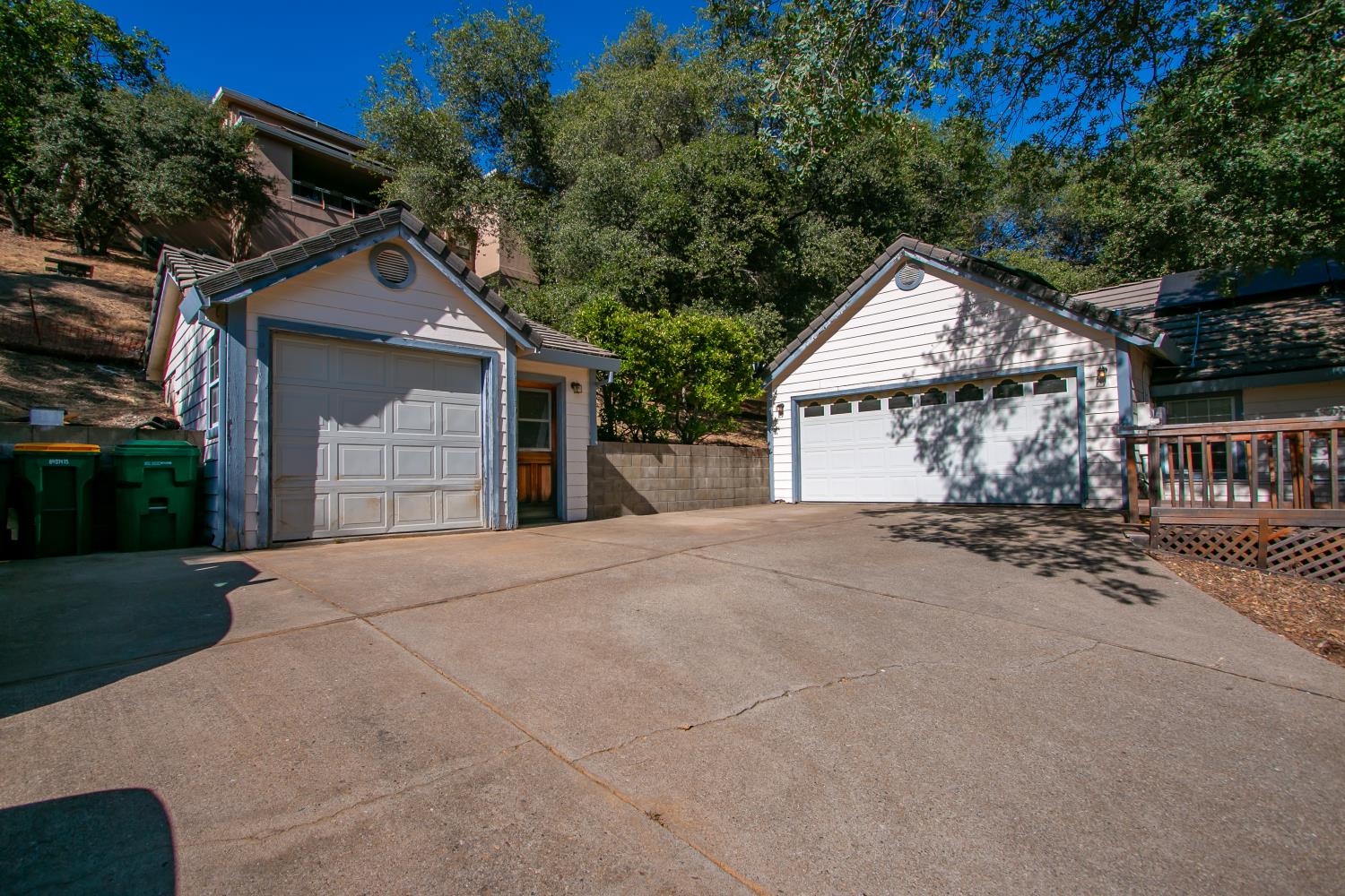 1487 Country Club Drive
