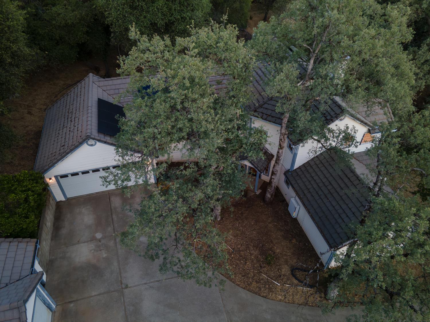 1487 Country Club Drive