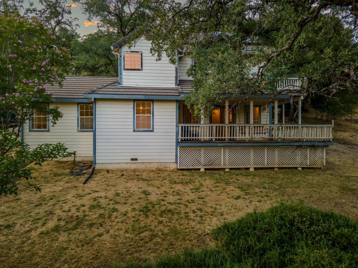 1487 Country Club Drive