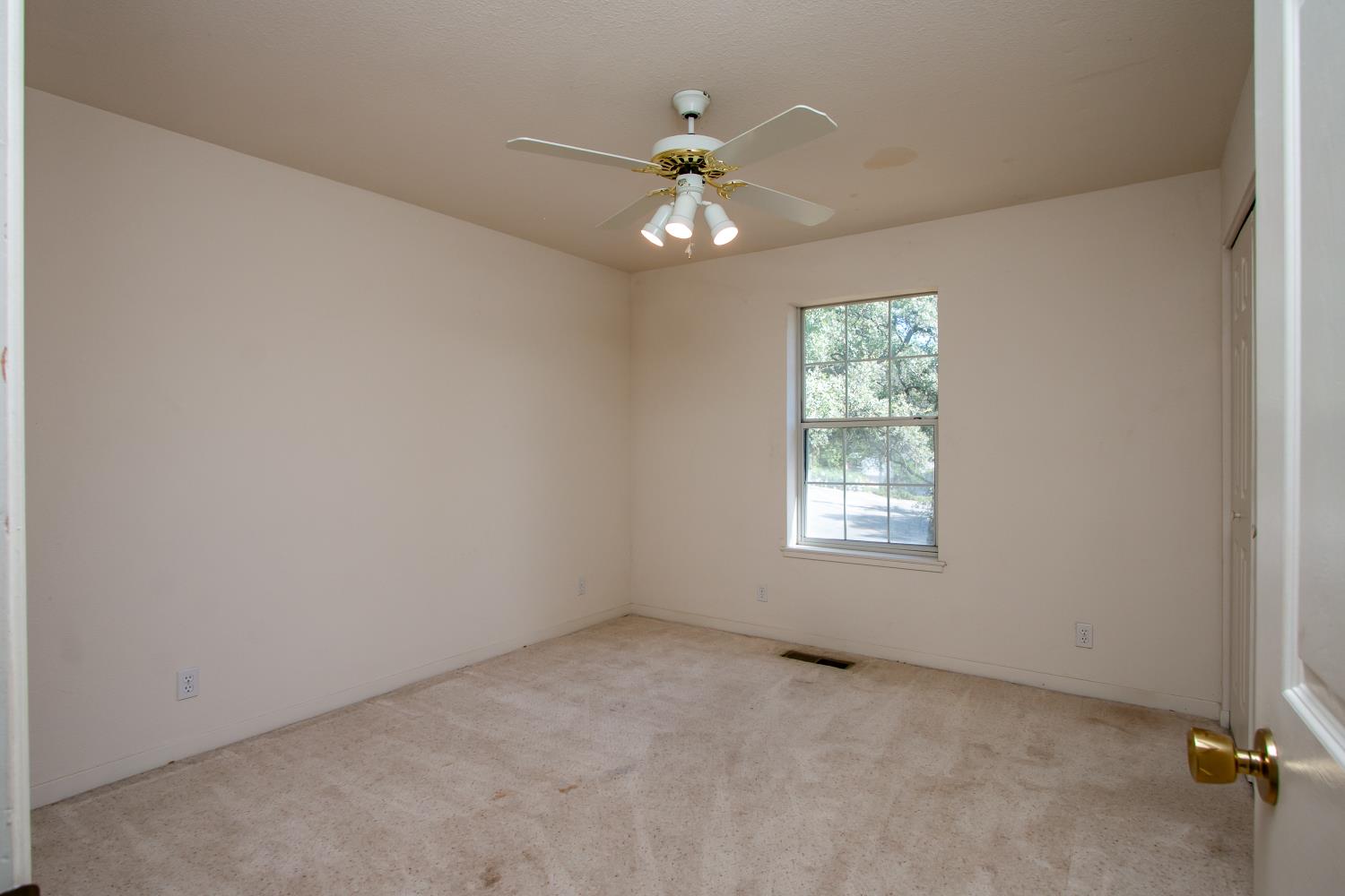 1487 Country Club Drive