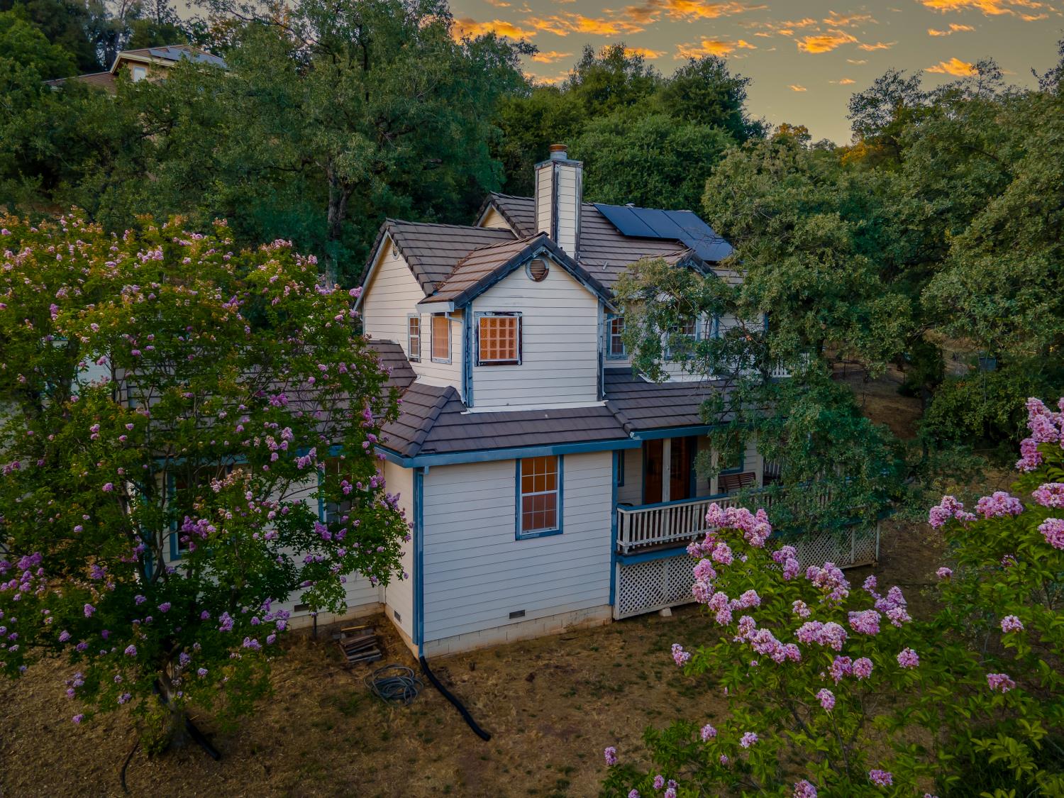 1487 Country Club Drive
