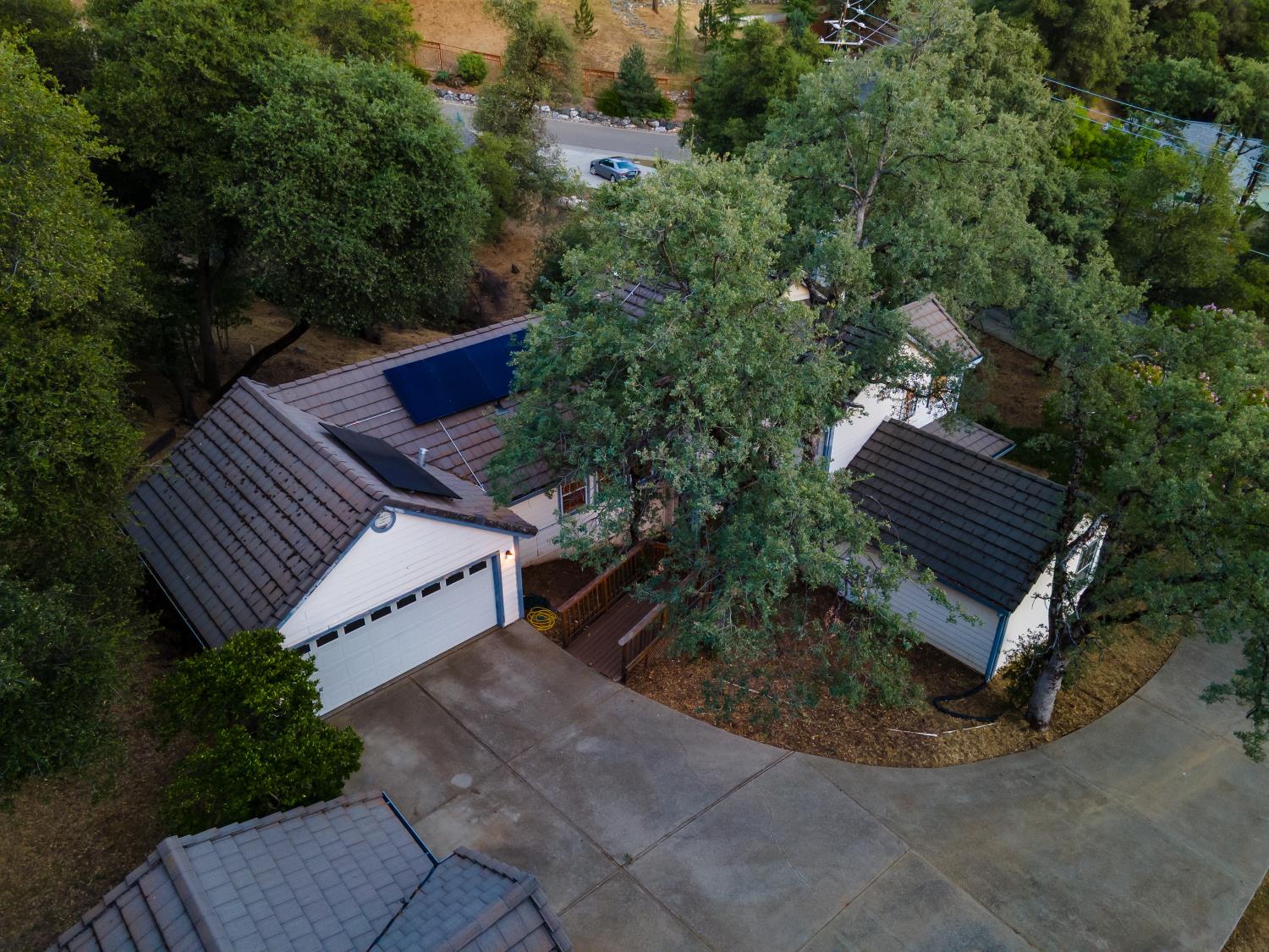 1487 Country Club Drive