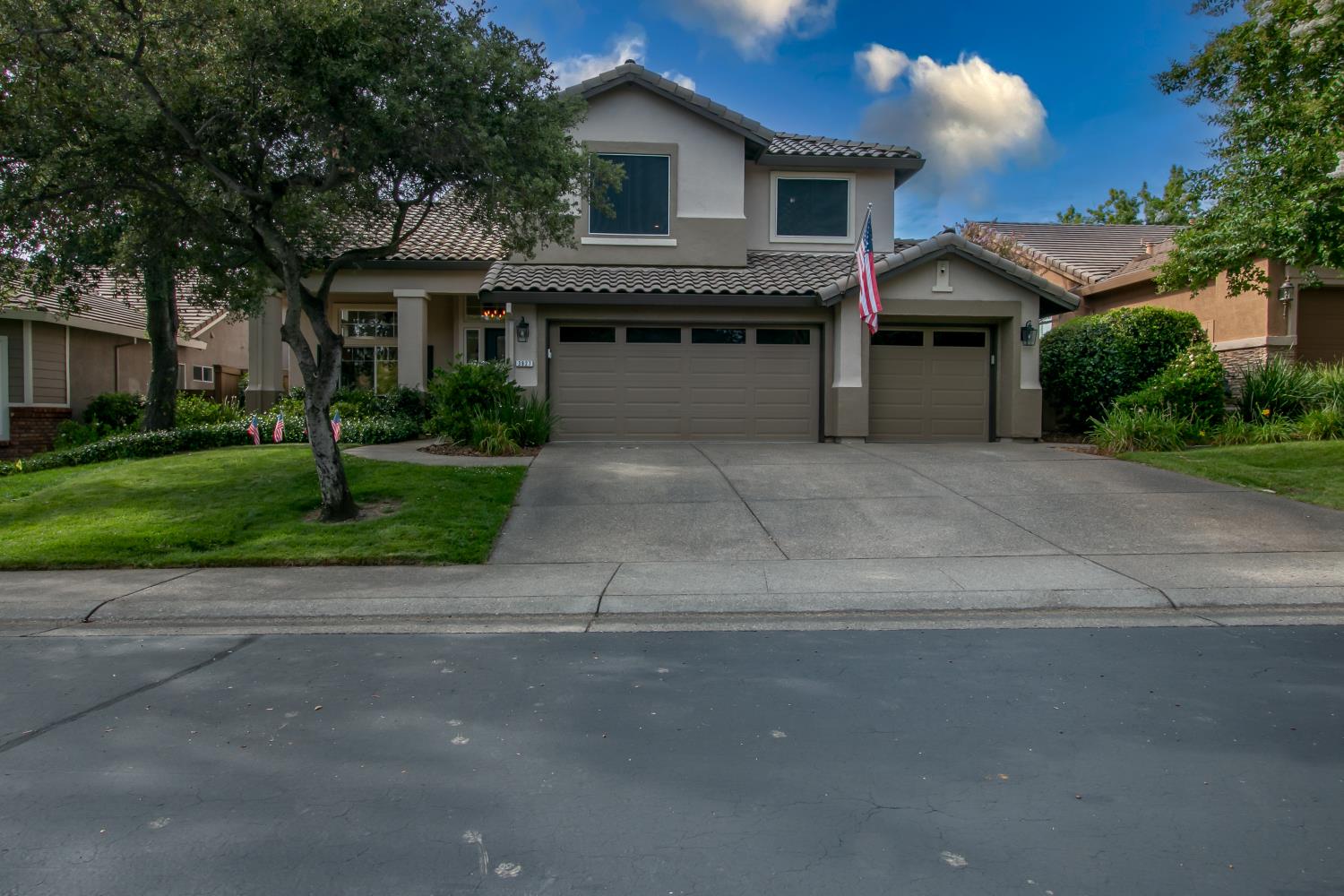 3927 Moraga Drive