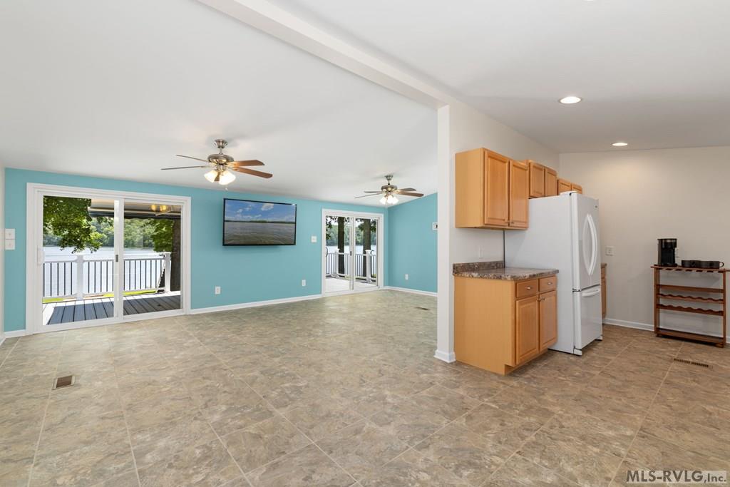 150 E Cove Drive