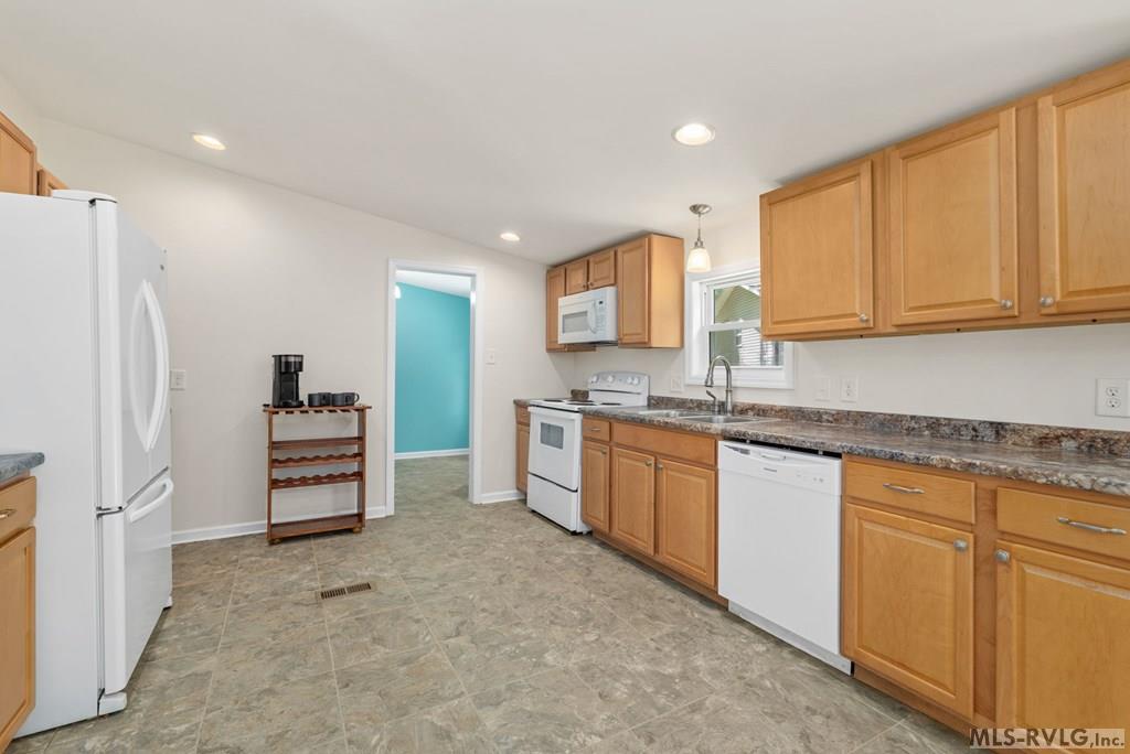 150 E Cove Drive