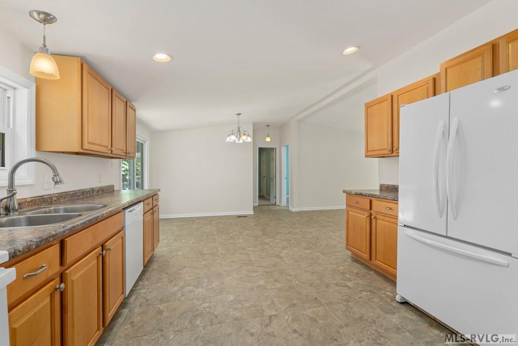150 E Cove Drive