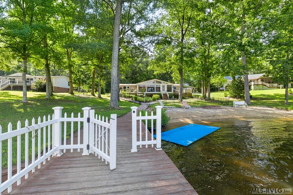 156 E Cove Dr