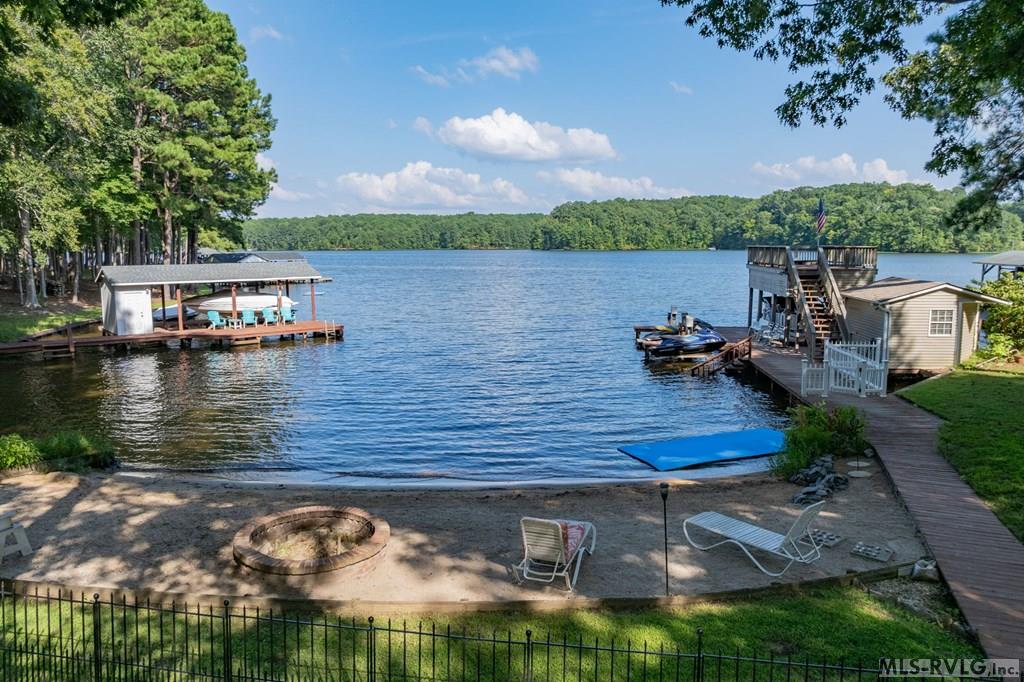 156 E Cove Dr