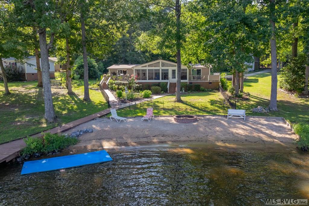 156 E Cove Dr