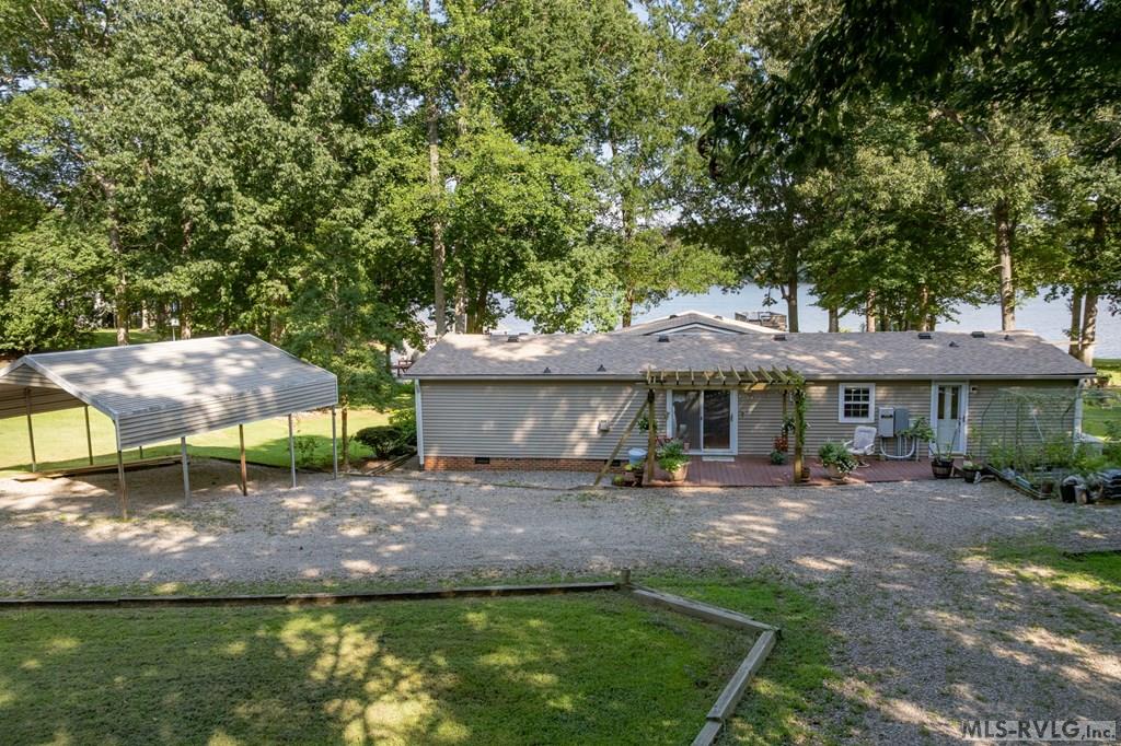 156 E Cove Dr