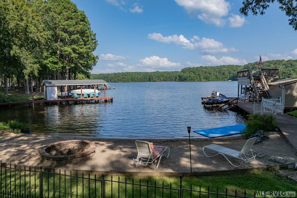 156 E Cove Dr