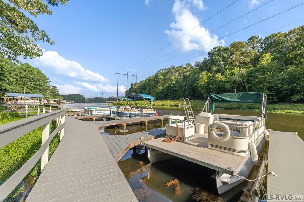 156 E Cove Dr