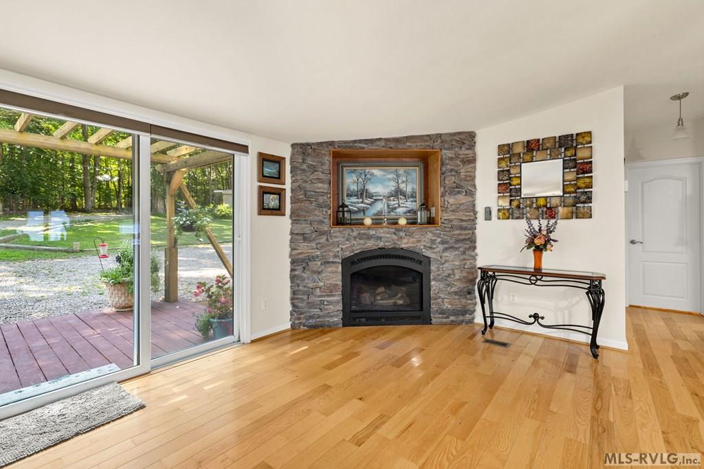 156 E Cove Dr