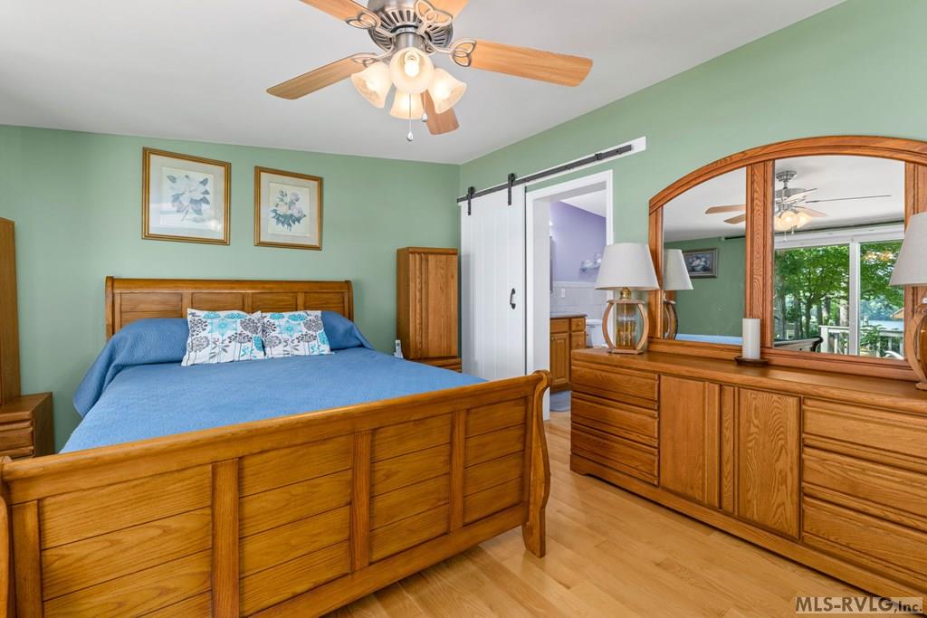 156 E Cove Dr