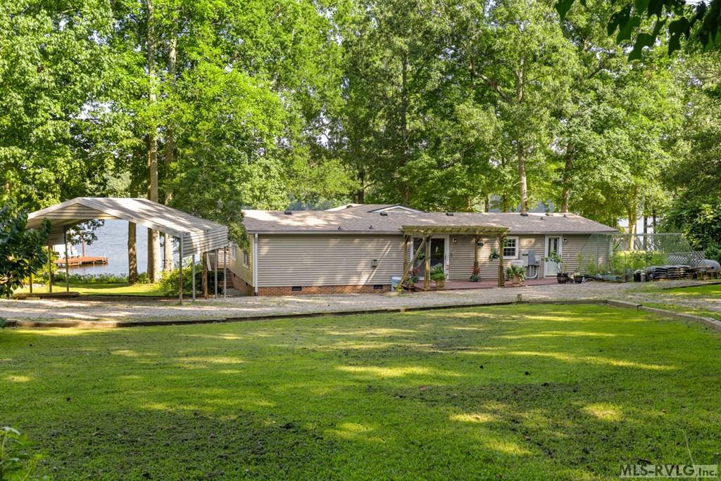 156 E Cove Dr