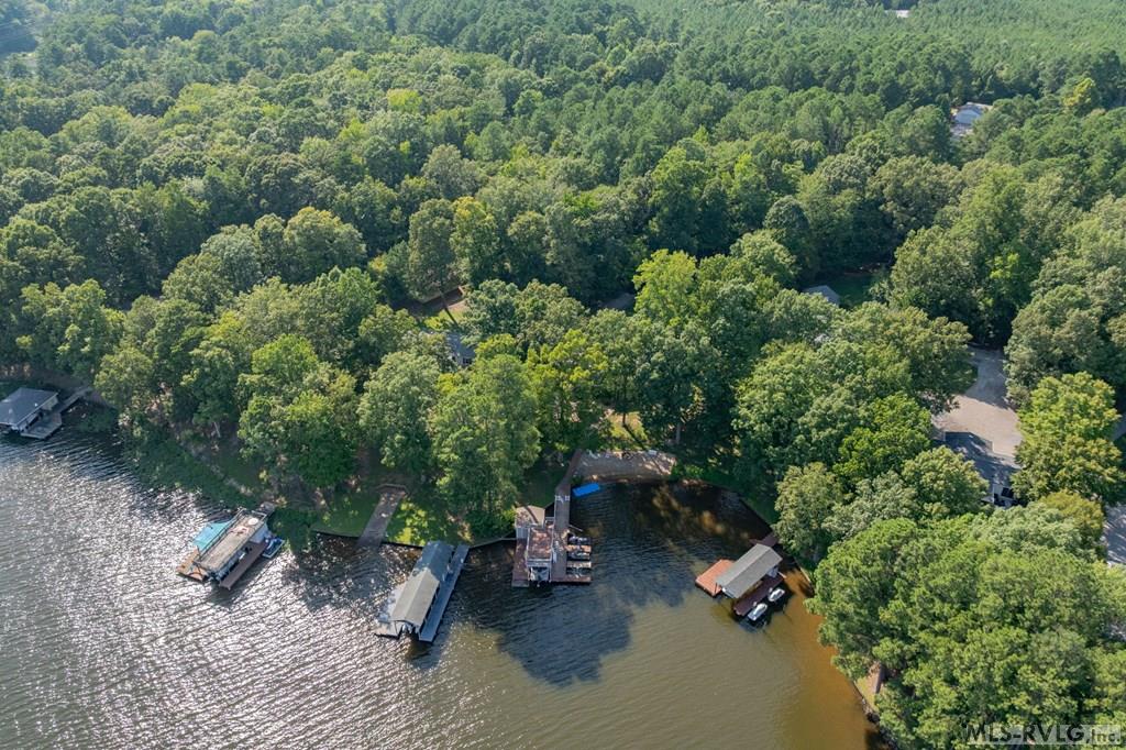 156 E Cove Dr