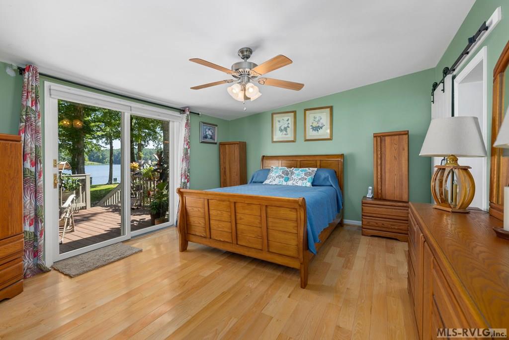 156 E Cove Dr