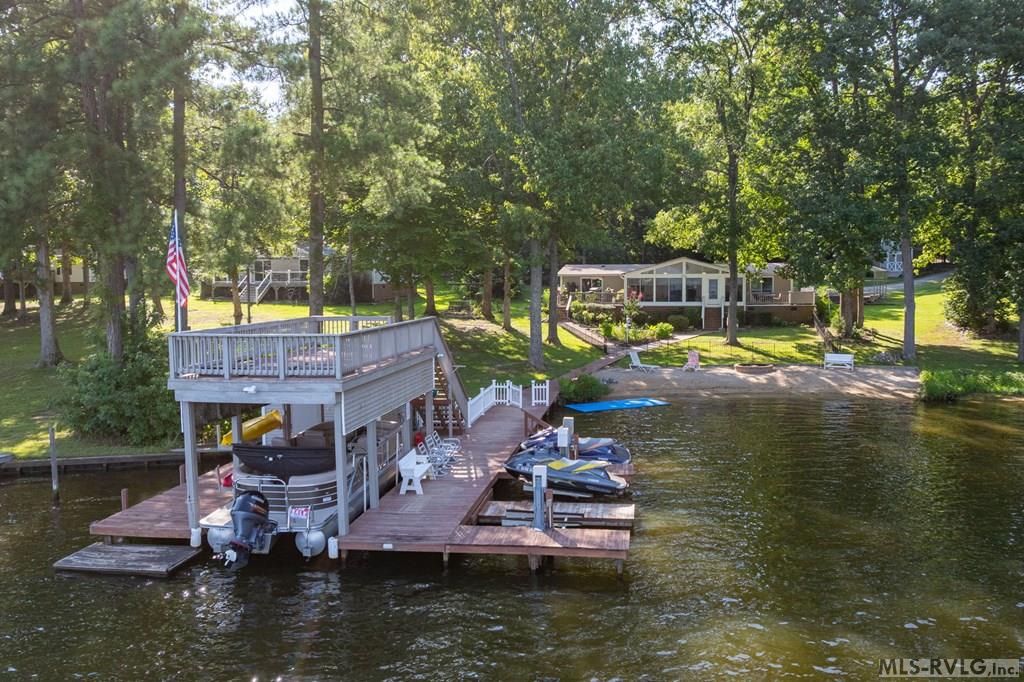 156 E Cove Dr