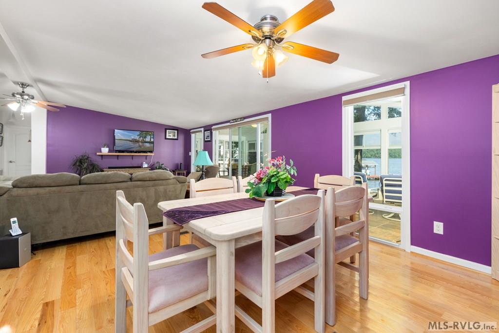 156 E Cove Dr