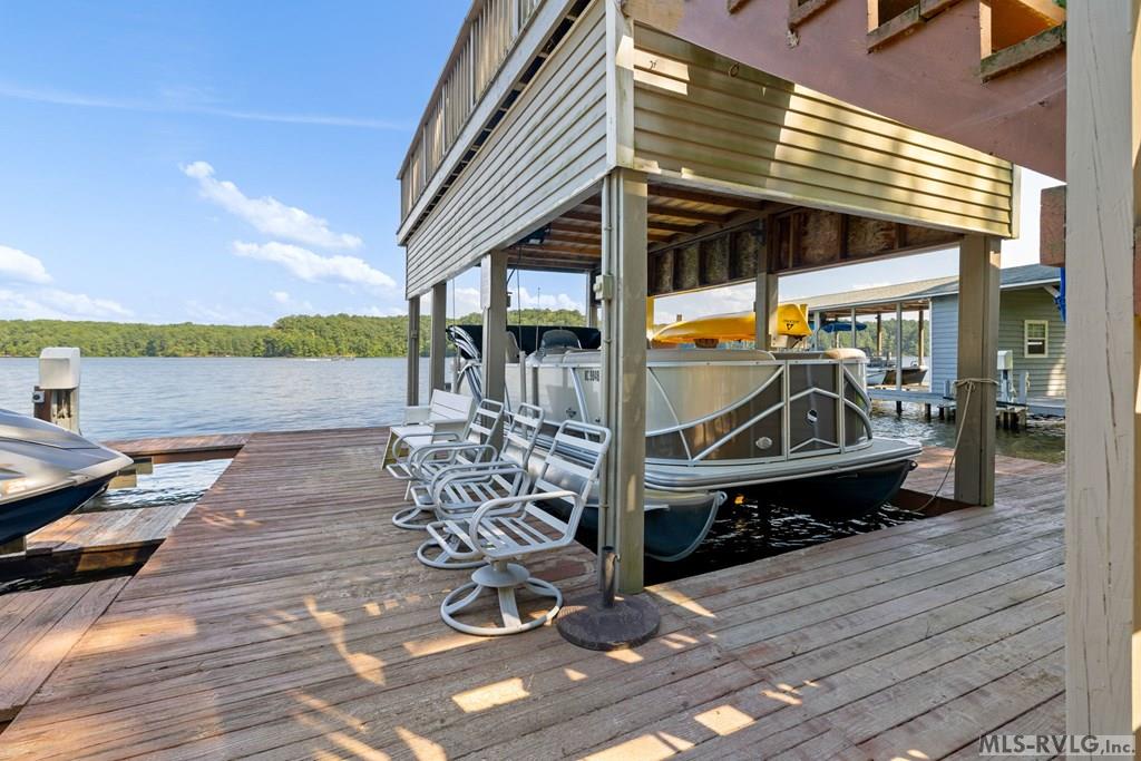 156 E Cove Dr