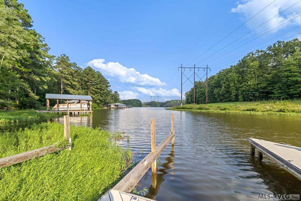 156 E Cove Dr
