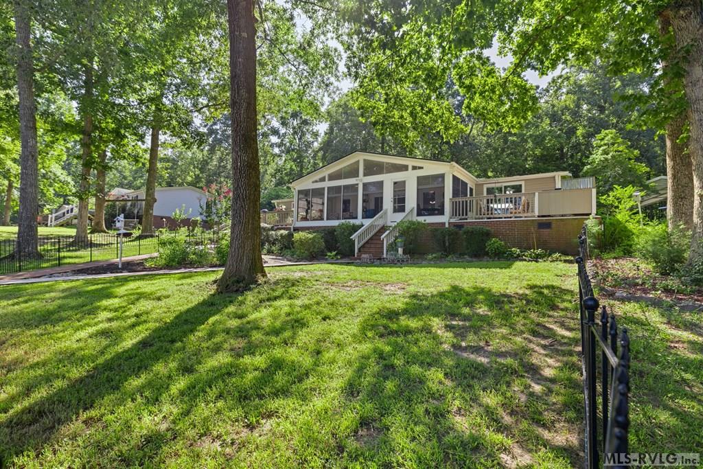 156 E Cove Dr