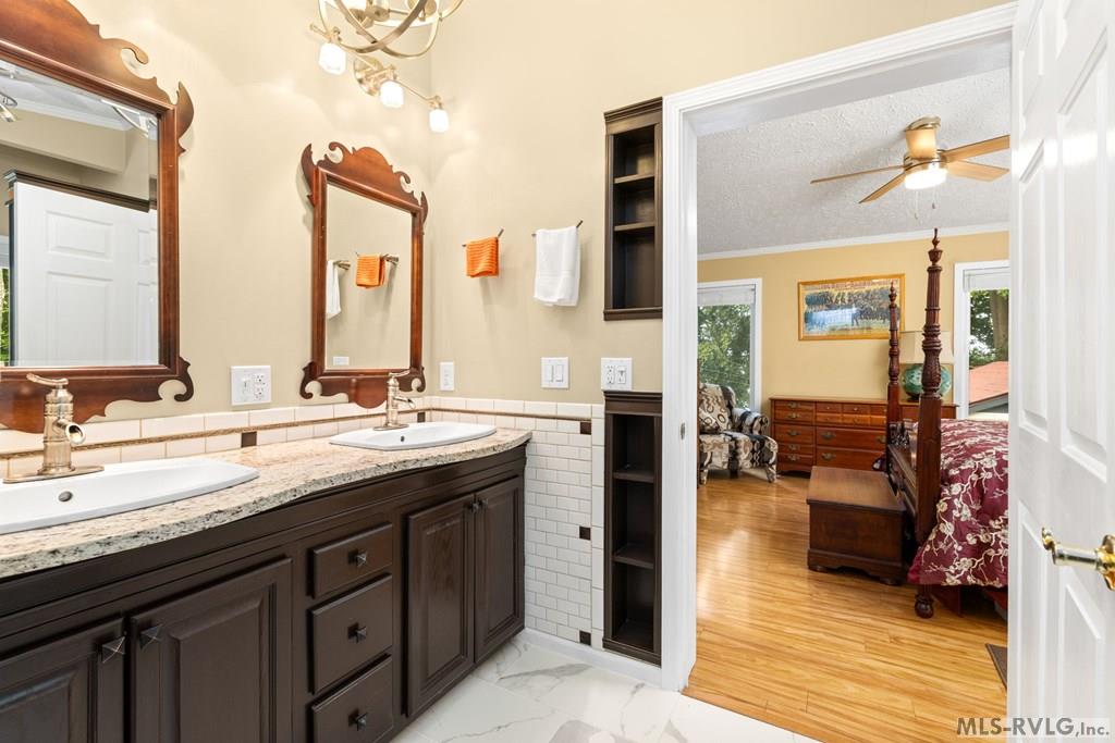 260 W Wood Duck Dr