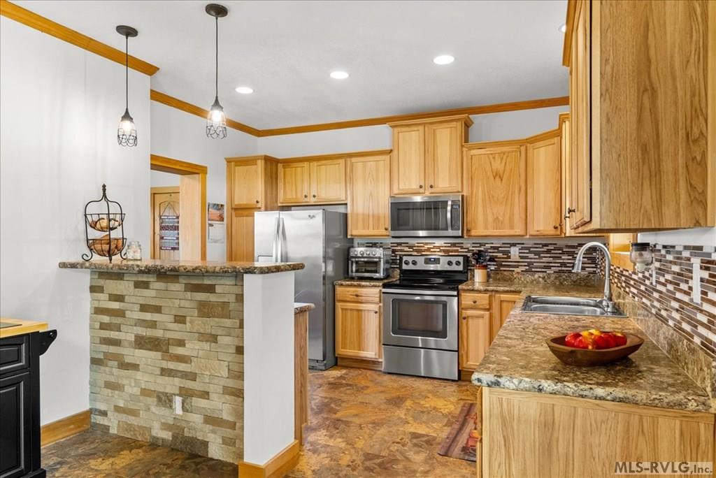 306 Canoe Creek Rd