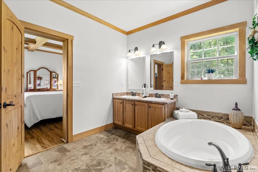 306 Canoe Creek Rd