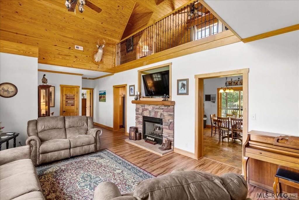 306 Canoe Creek Rd