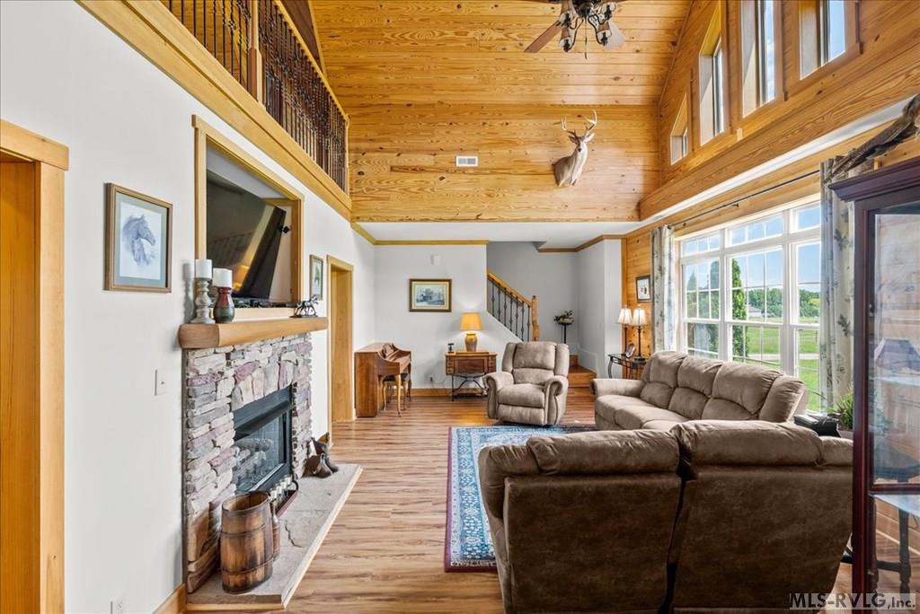 306 Canoe Creek Rd