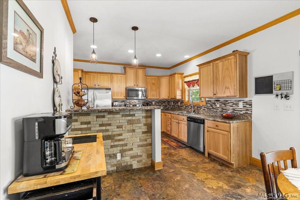 306 Canoe Creek Rd