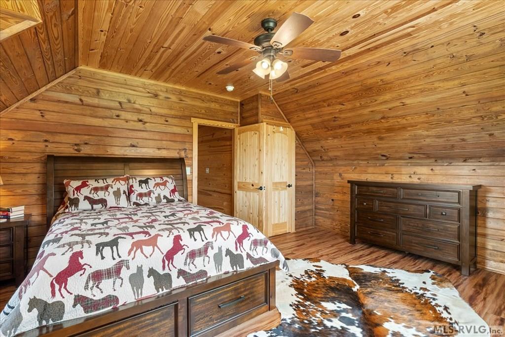 306 Canoe Creek Rd
