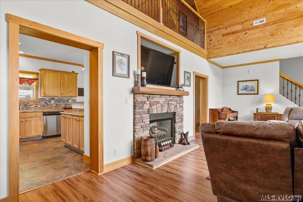 306 Canoe Creek Rd