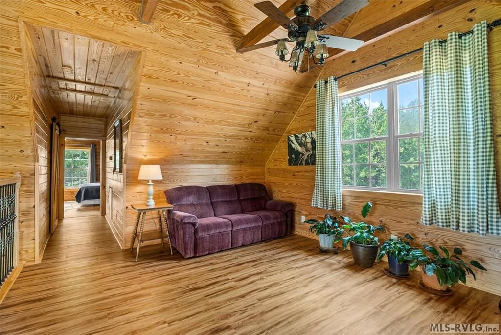 306 Canoe Creek Rd