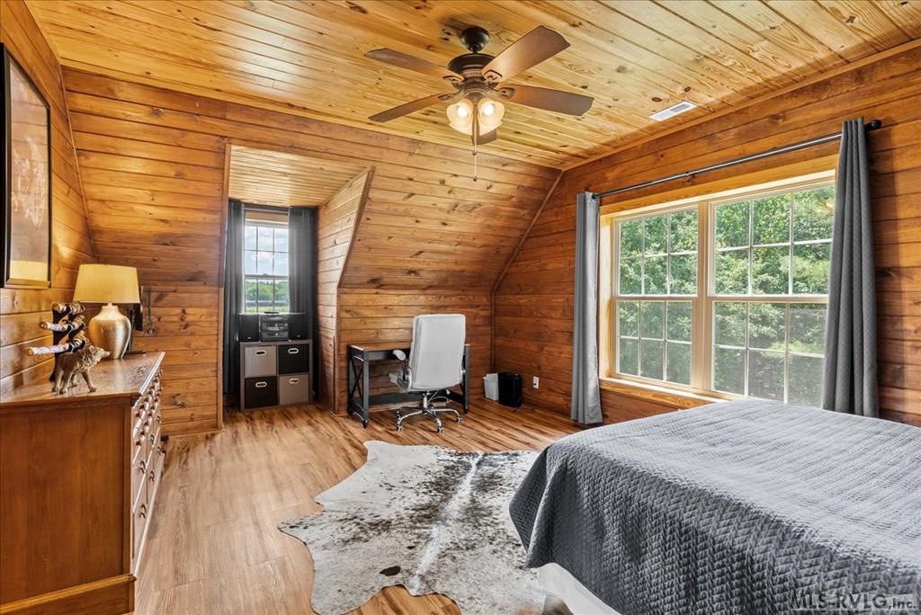 306 Canoe Creek Rd