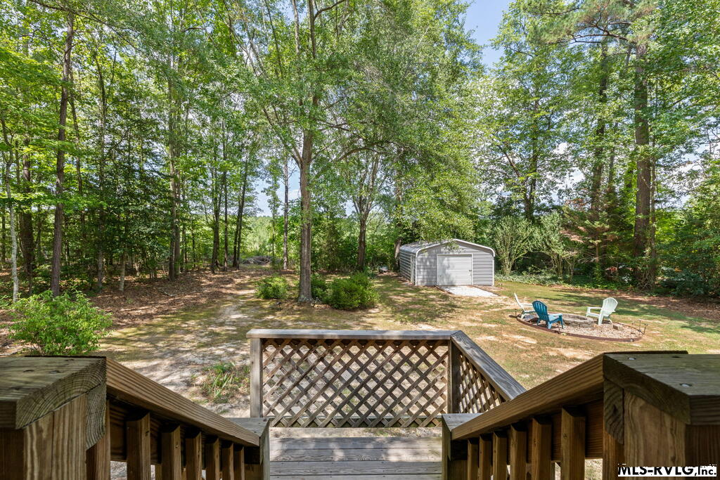 675 Hawthorne Dr