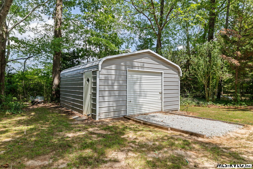 675 Hawthorne Dr