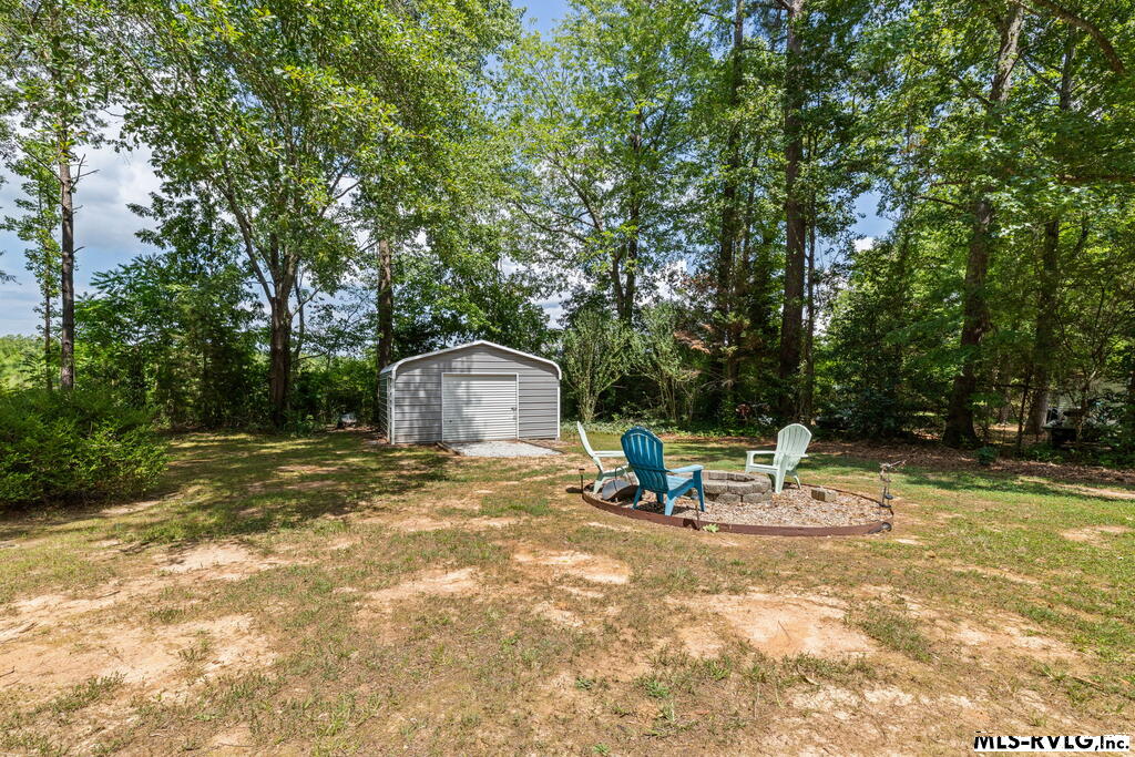 675 Hawthorne Dr
