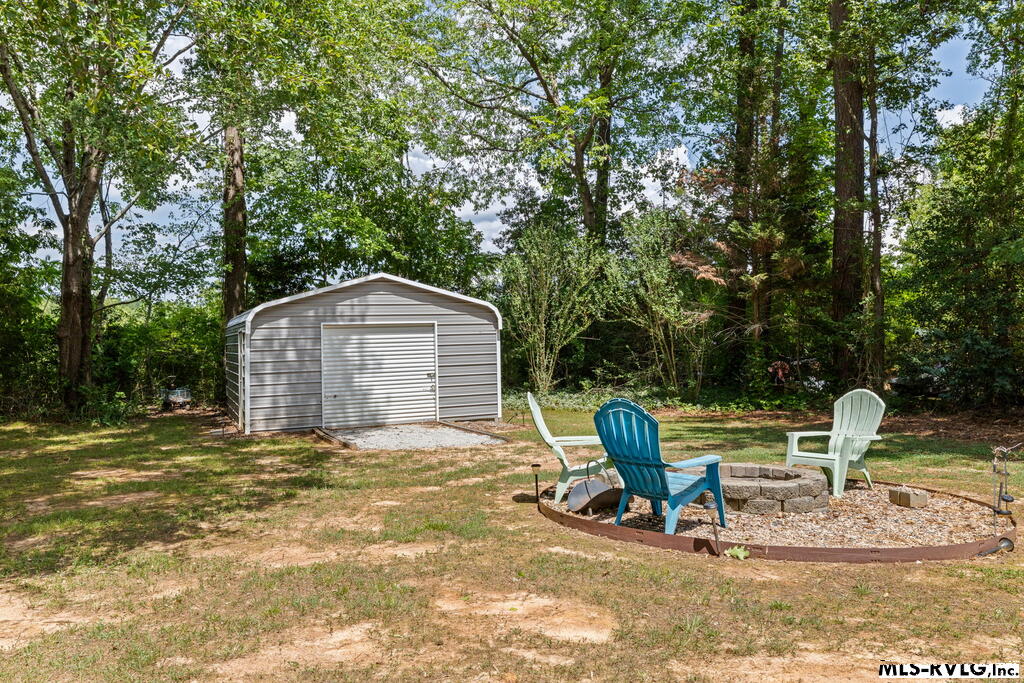 675 Hawthorne Dr