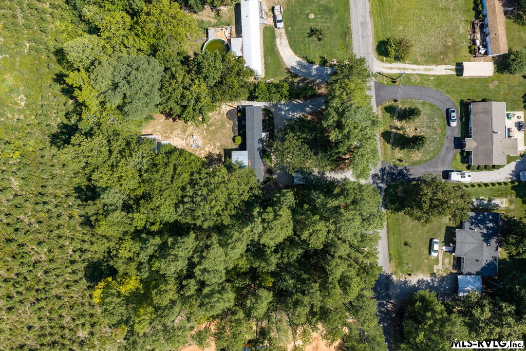 675 Hawthorne Dr