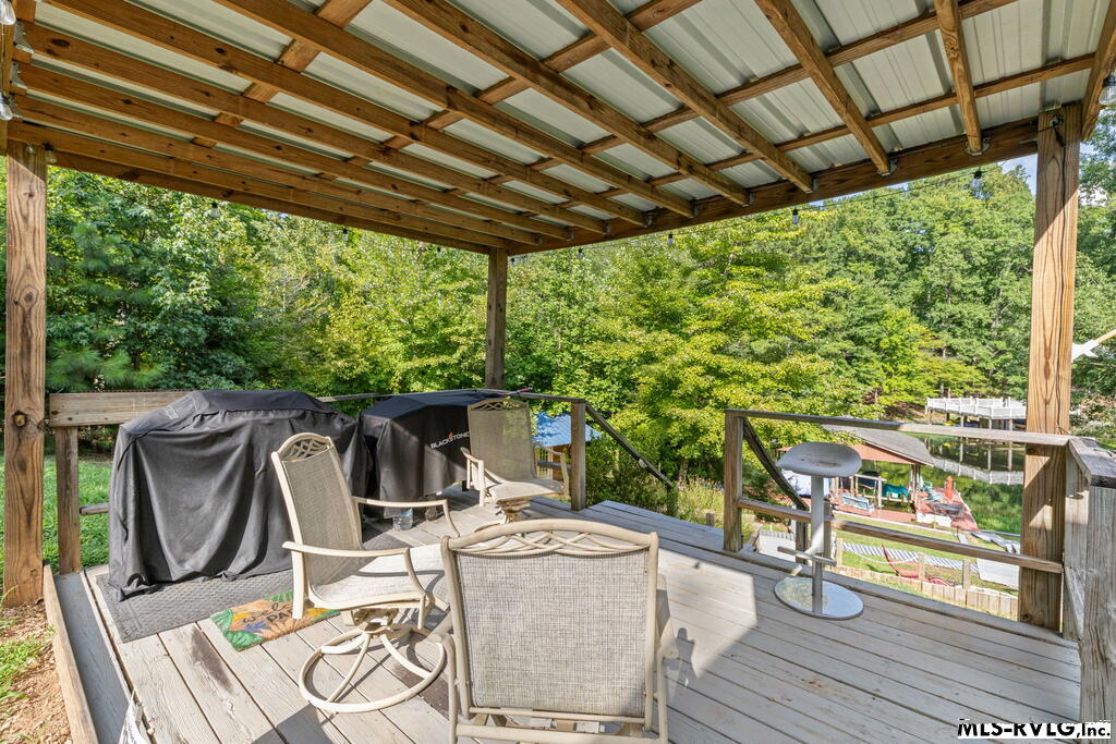 179 Redwood Dr